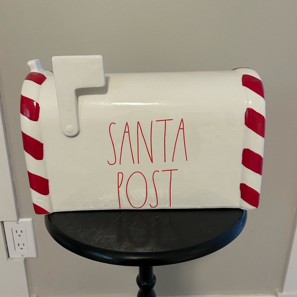 Rae Dunn - SANTA POST